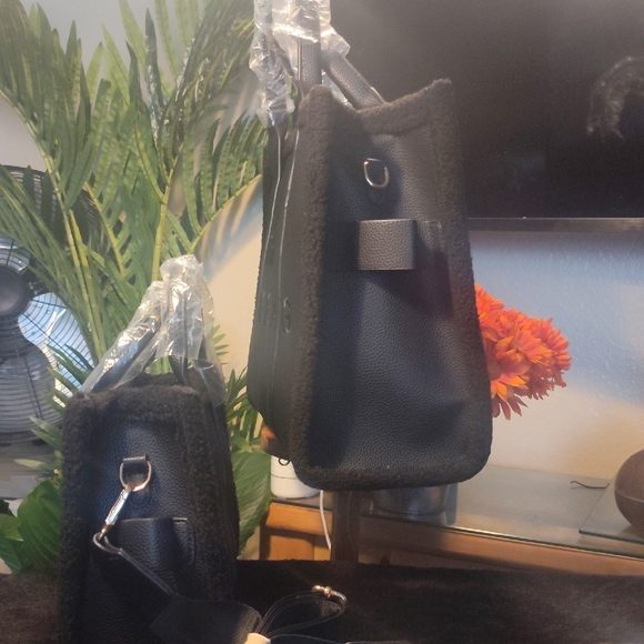 Black Tote Bag - Picture 5 of 12